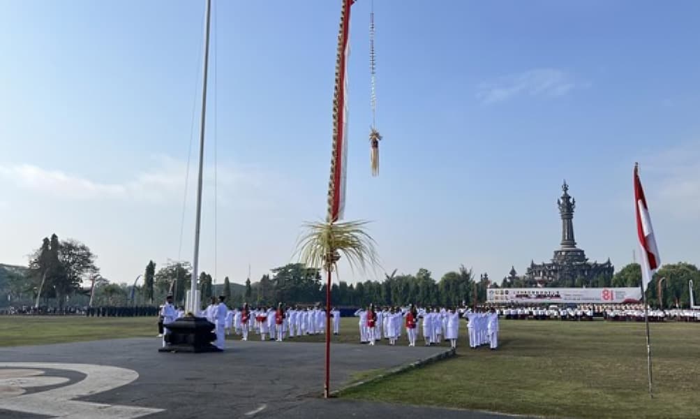 British Visitor Celebrates Indonesia Independence Day in Bali