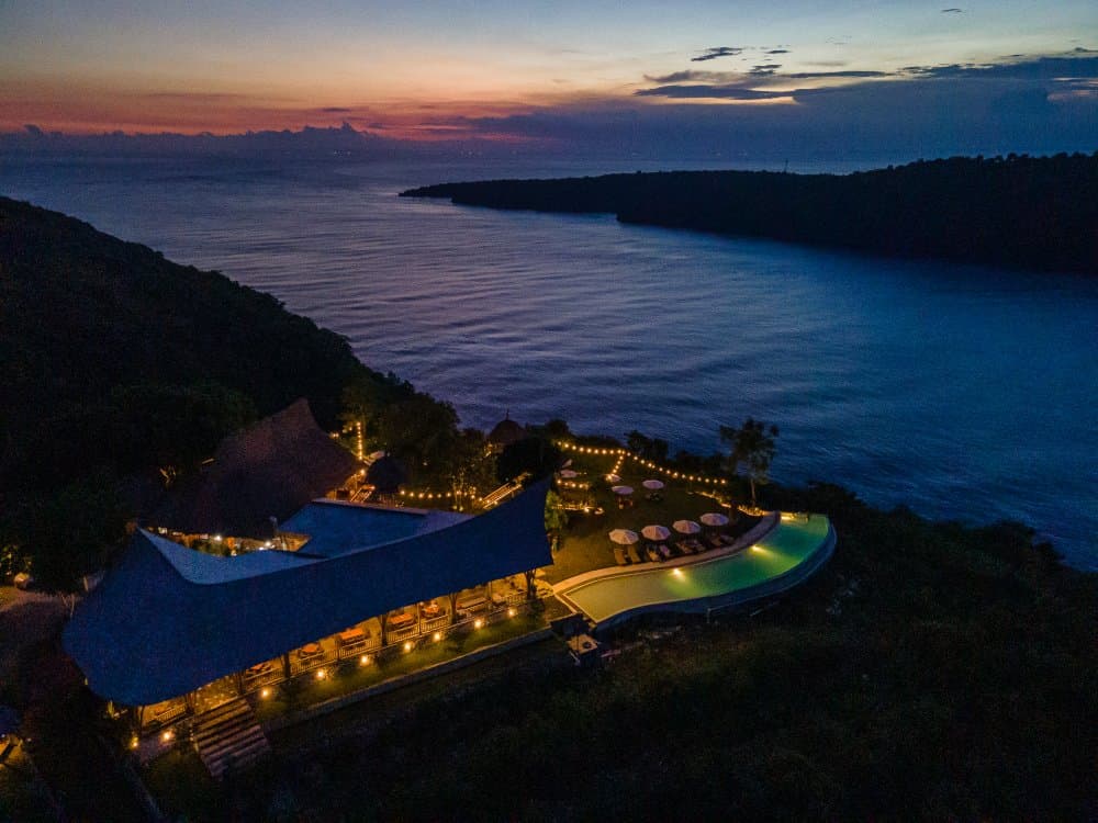 Amok Sunset Restaurant & Bar: Bali's Best Clifftop Dining Experience